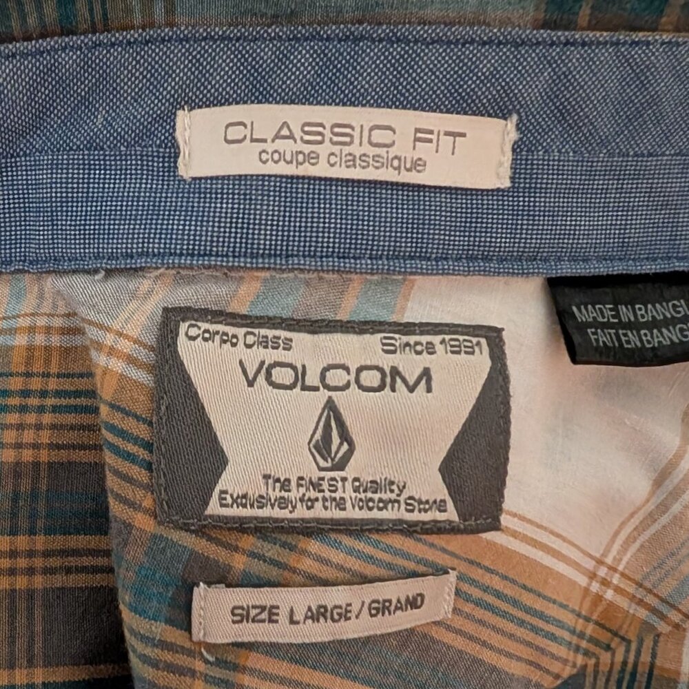 Volcom Causal Long Sleeve Button Up Large - Picture 2 of 3